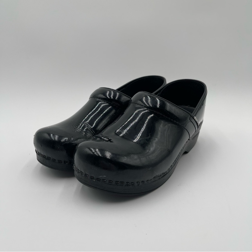 Dansko Professional Black Shiny Leather Classic Clogs Sz EU 41 US 10.5-11 - Picture 1 of 14